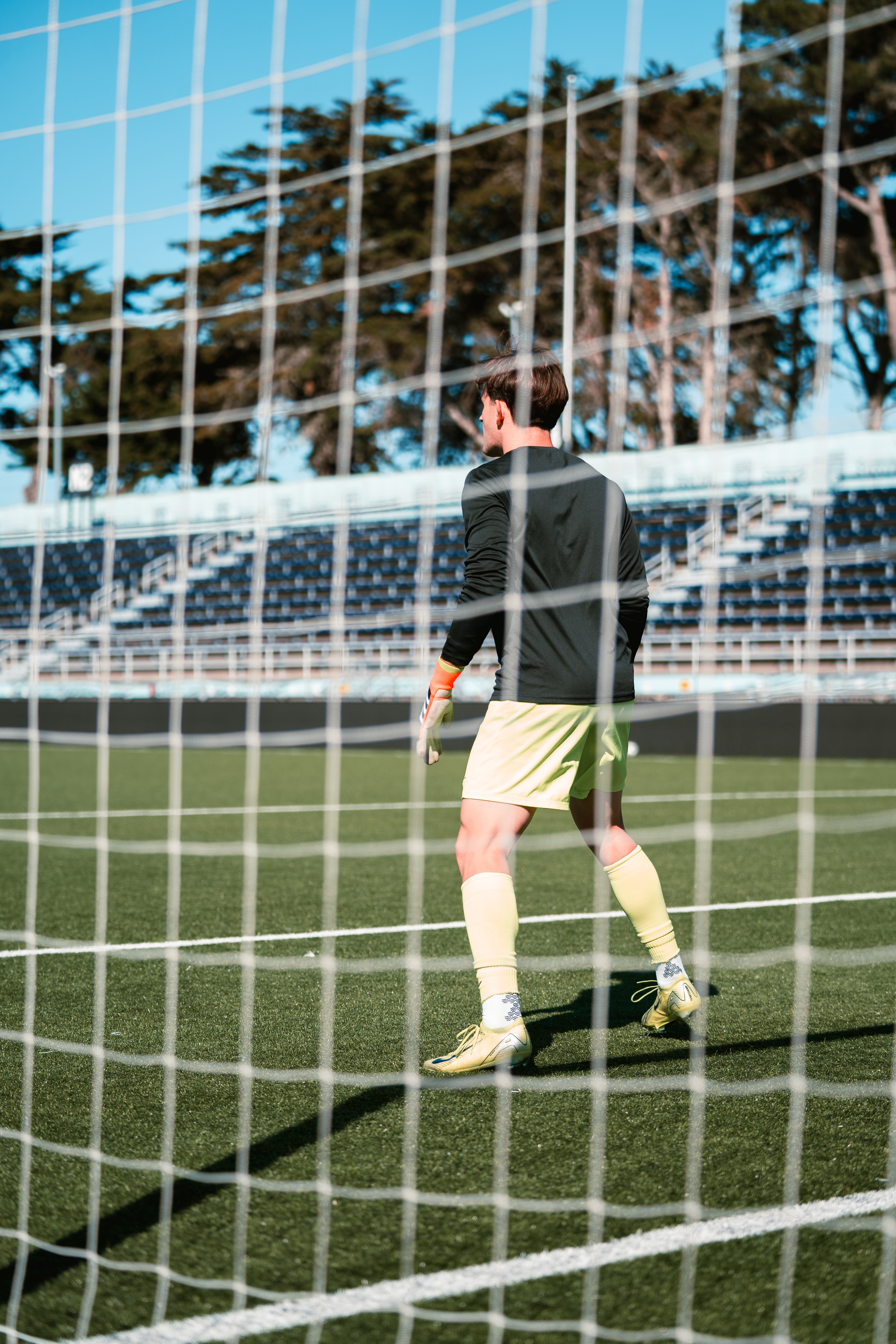 Lucas Bost at professional stadium through the net